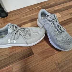 Under Armour Light Gray Knit Running Sneakers